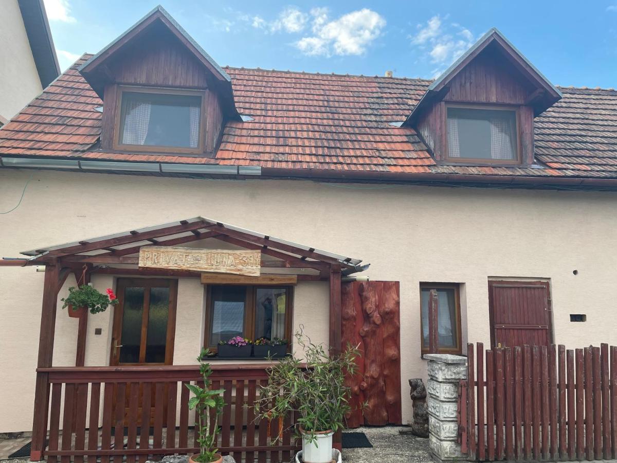 Privat Luna Lubela Екстер'єр фото
